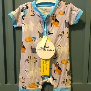 Little Sleepies Cool Cats shorty zippy